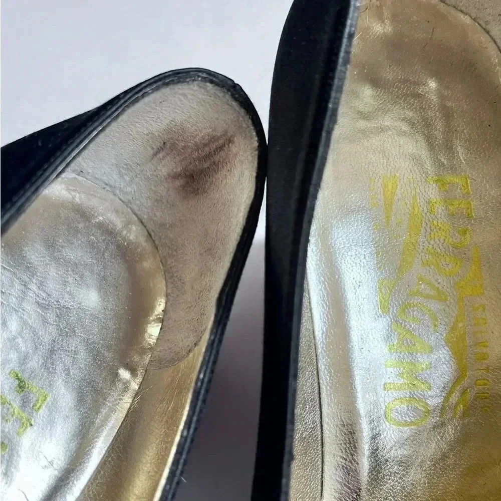 Vintage Salvatore Ferragamo Black Satin Heels Shoes Size 8.5 AA Narrow - Picture 10 of 11